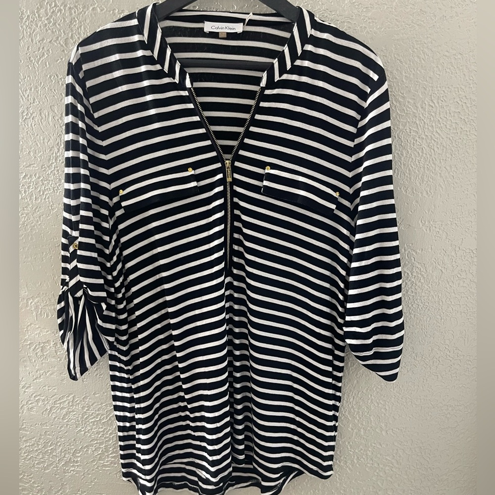 Calvin Klein Women’s Black and White Striped Blouse Size Large